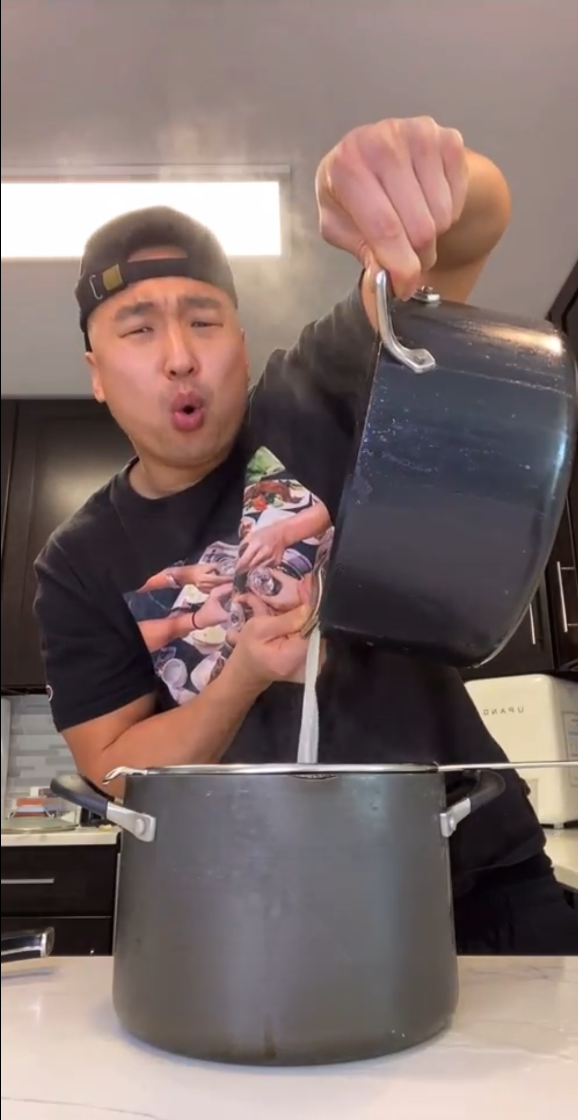 Chef Chris Cho making gomtang 