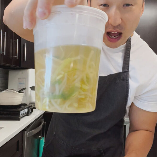 Korean Soybean Sprout Soup (Kongnamul Guk)