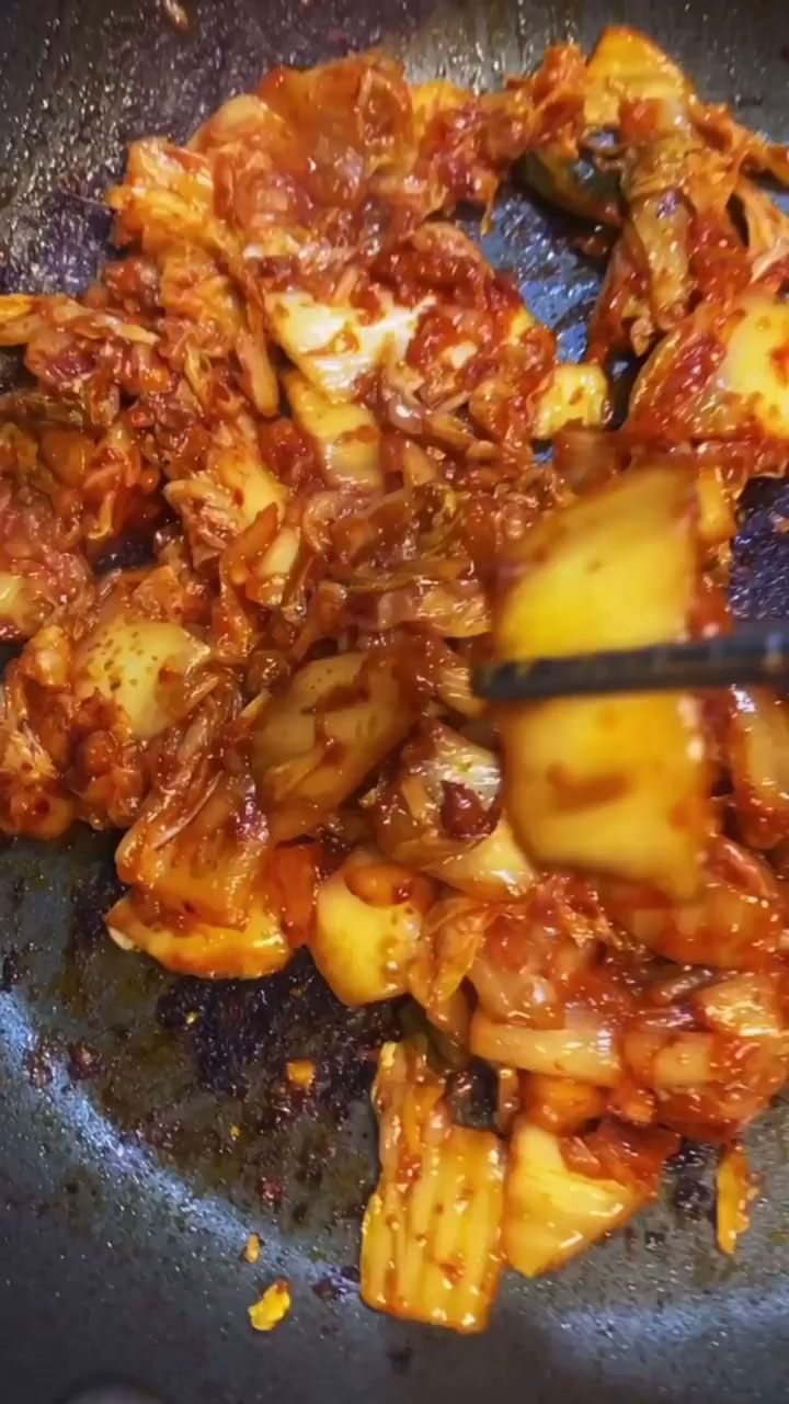 Sauteed and caramelized kimchi 