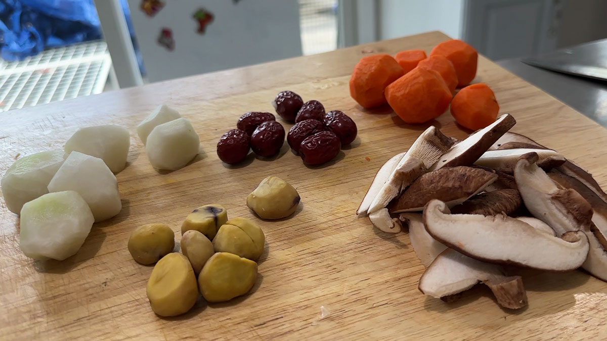 Korean Radish, Jujubee, Carrots, Chestnuts, and Mushrooms
