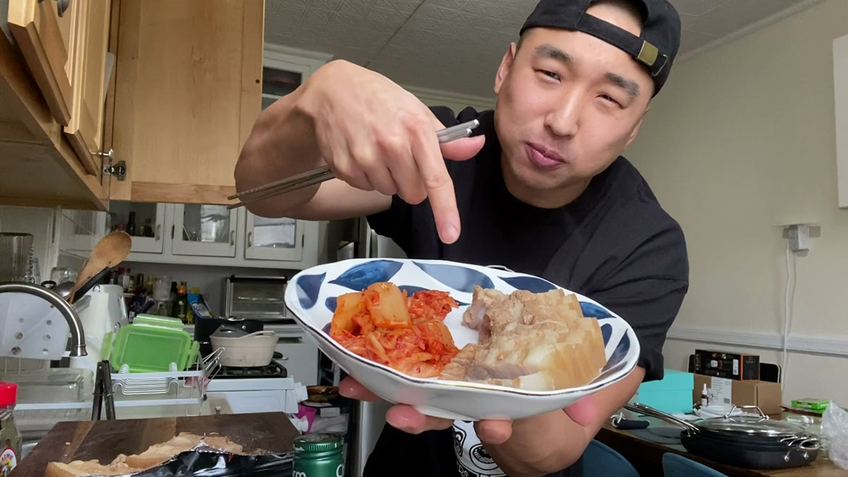 Chef Chris Cho cooking bossam 
