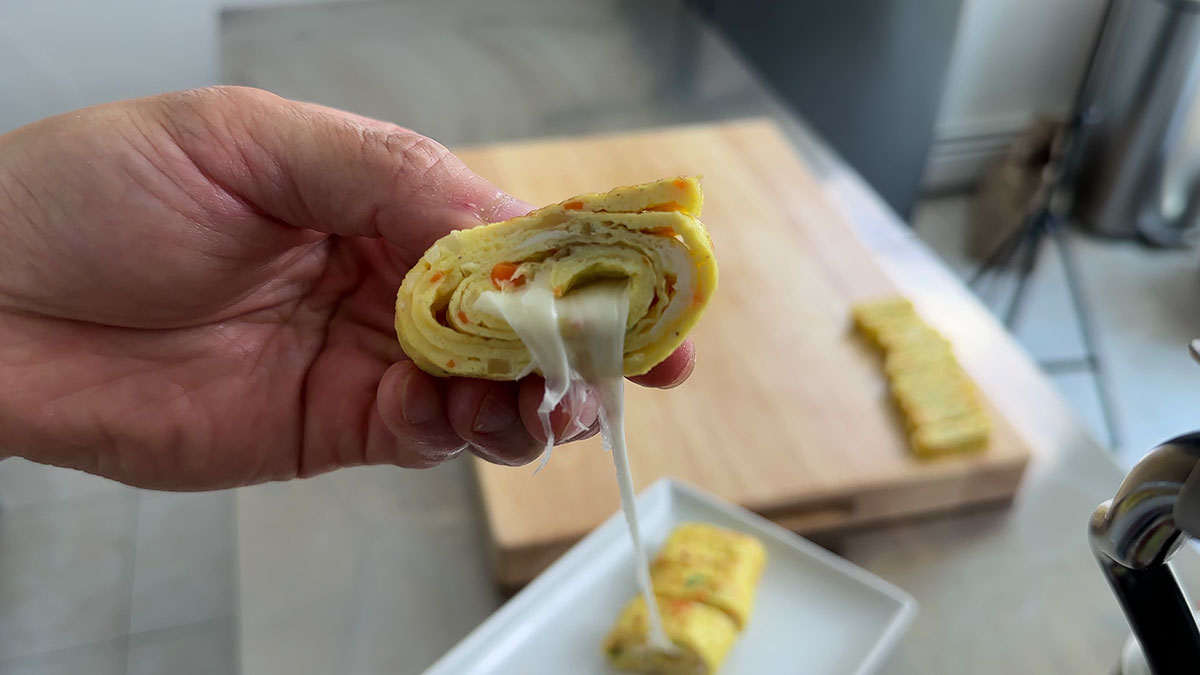 Cheesy Korean Rolled Omelette 