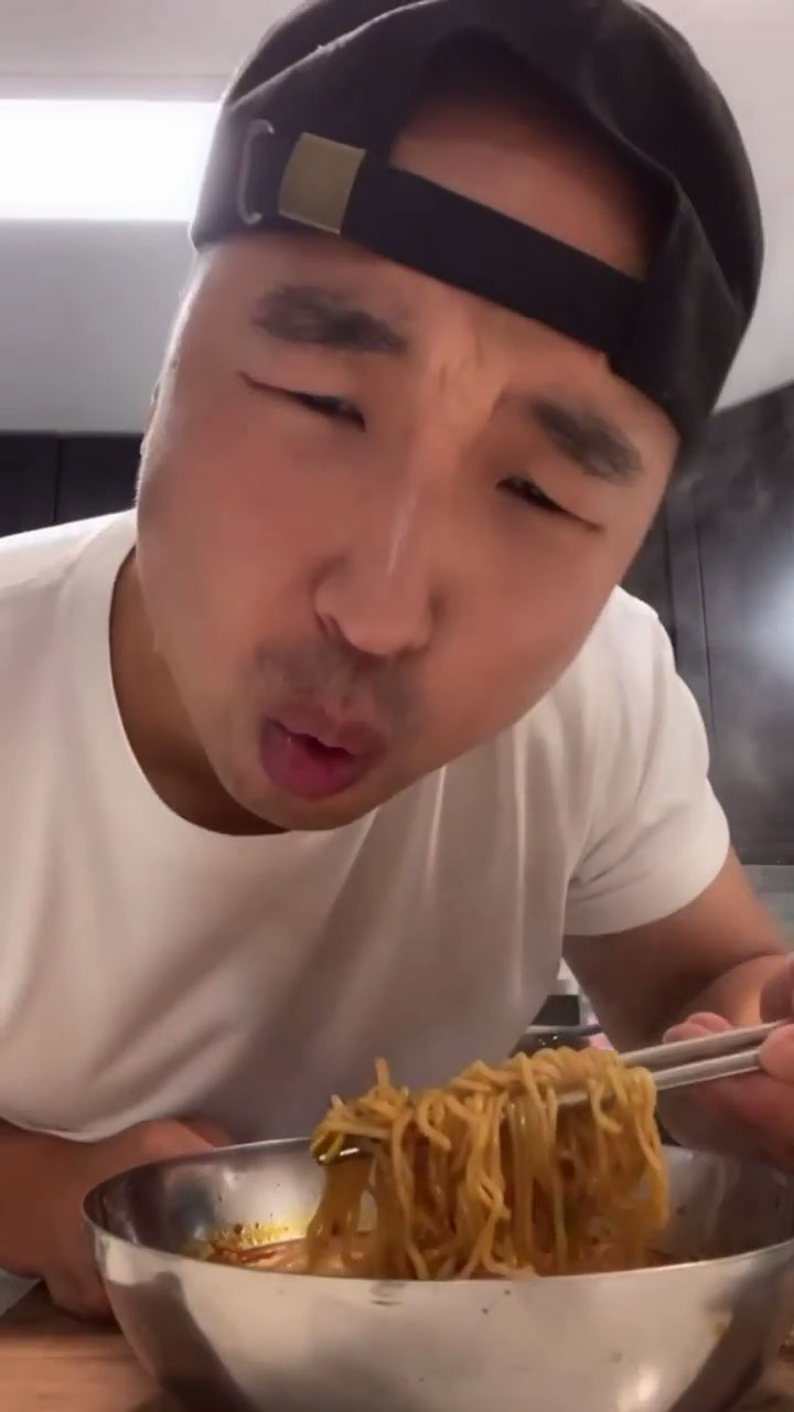 Chef Chris Cho making hangover ramen
