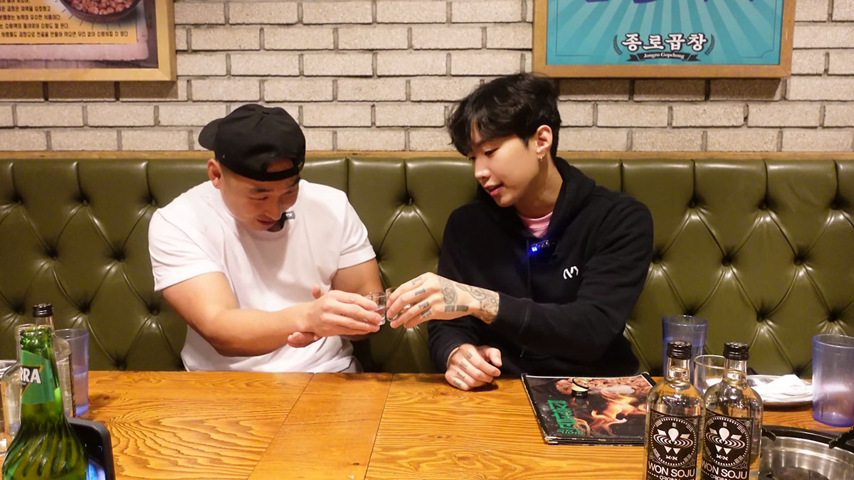 Chef Chris Cho and Jay Park doing cheers
