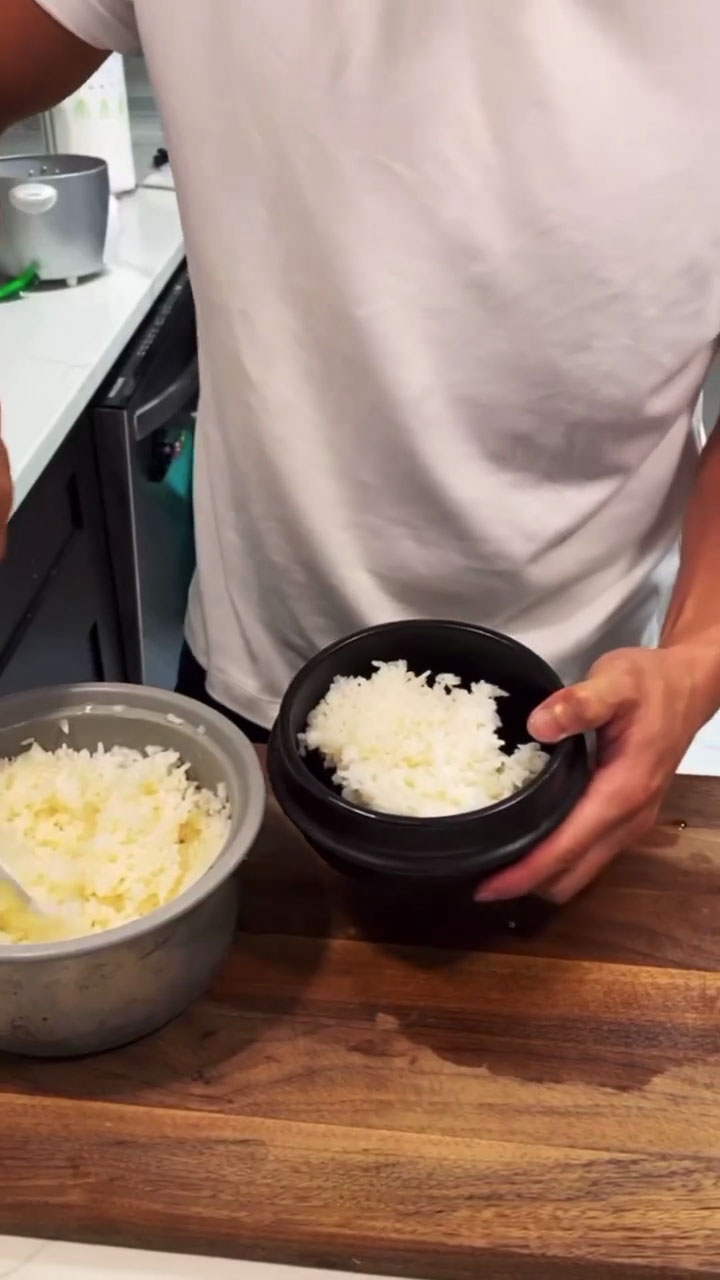 How to Eat the Most Delicious Korean Rice Ever! (Stone-pot Rice