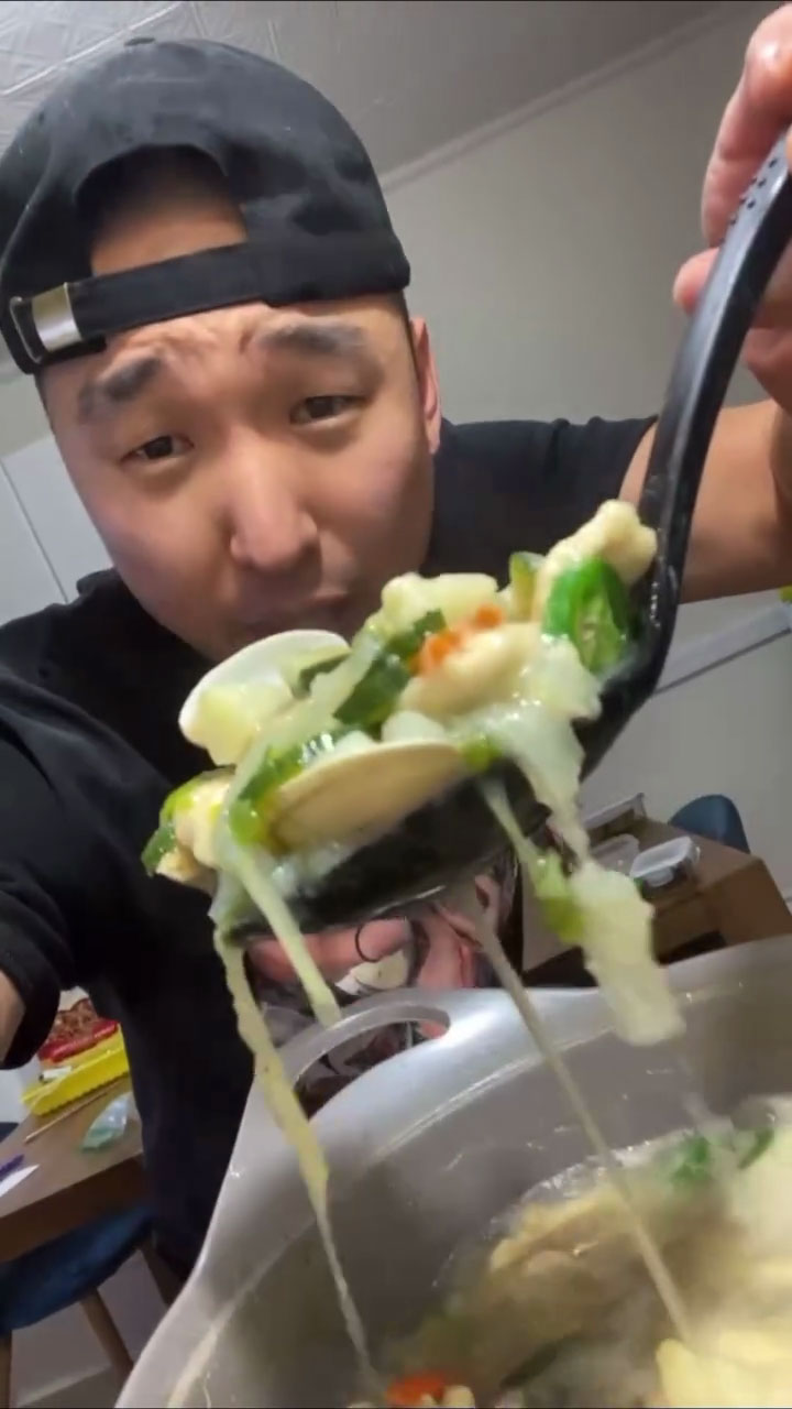 Chef Chris Cho making sujebi 