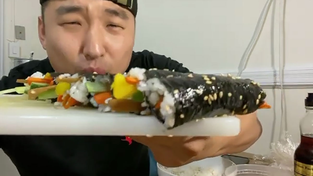 Chef Chris Cho making Mayak Kimbap