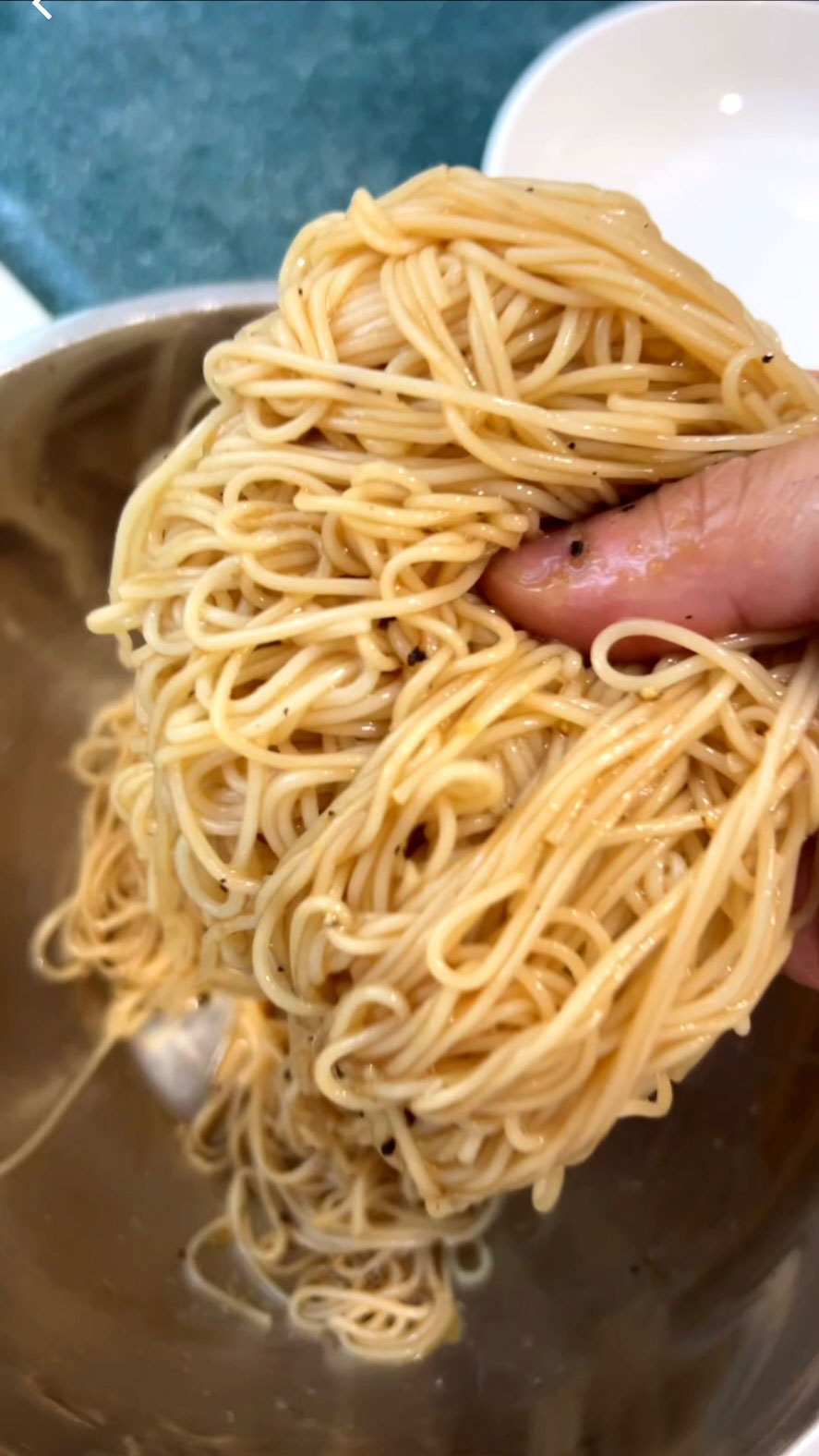 Combine the noodles and the soy garlic sauce 