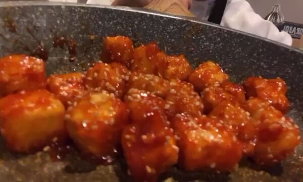Spicy and Sweet Crunchy Tofu (General Cho Tofu)