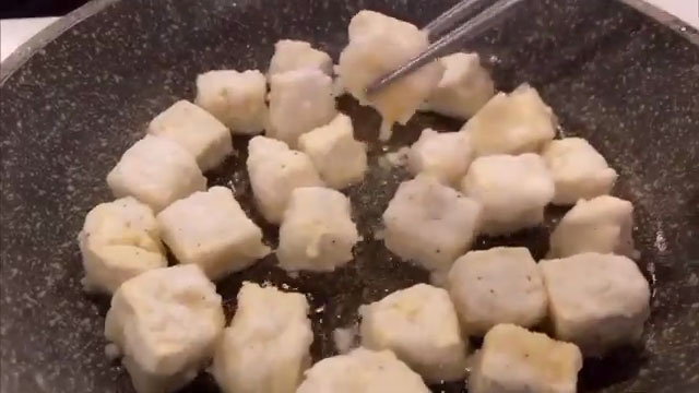 Fry the coated tofu