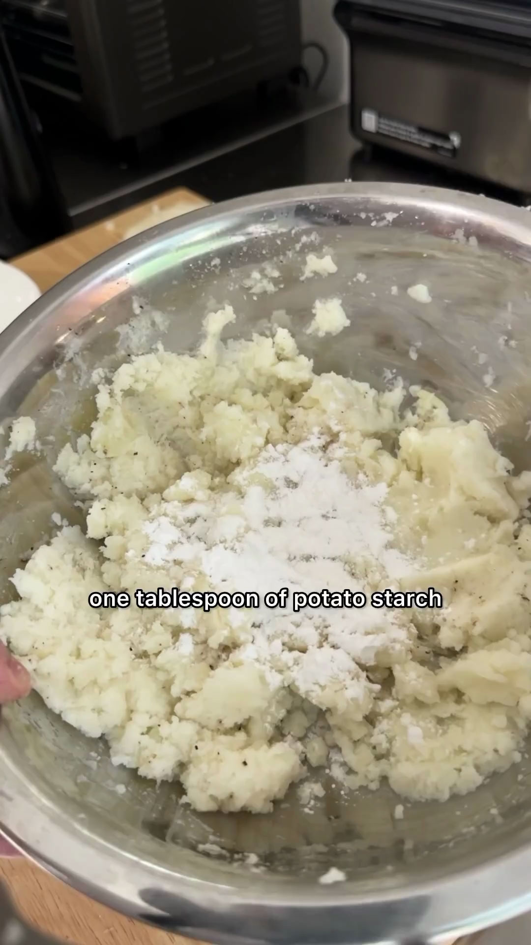 Mash the potatoes, then season with salt, pepper, butter, and potato starch