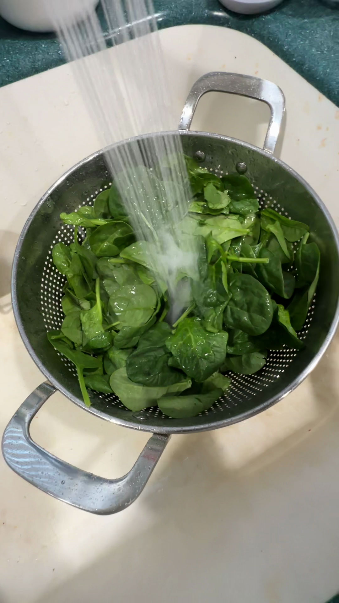 Washing the spinach