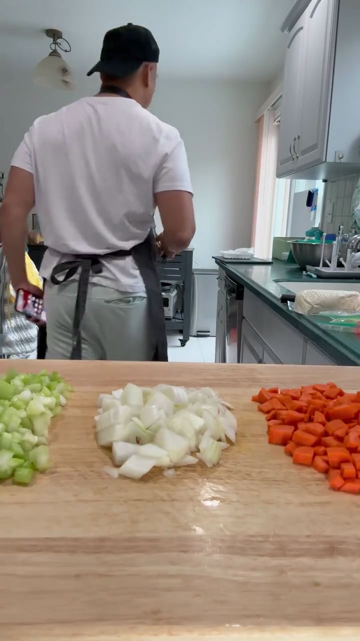 Chop vegetables into cubes 