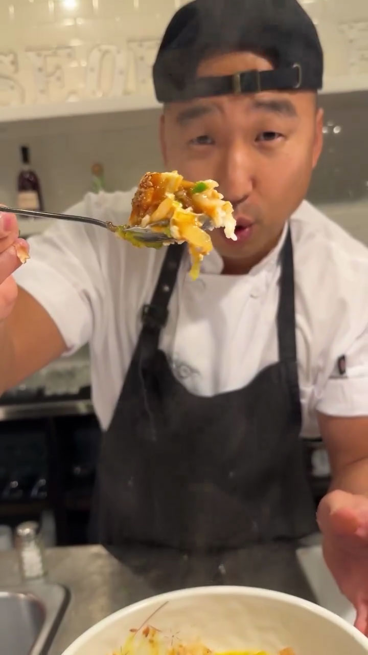 Chef Chris Cho making fried eggs with ketchup 