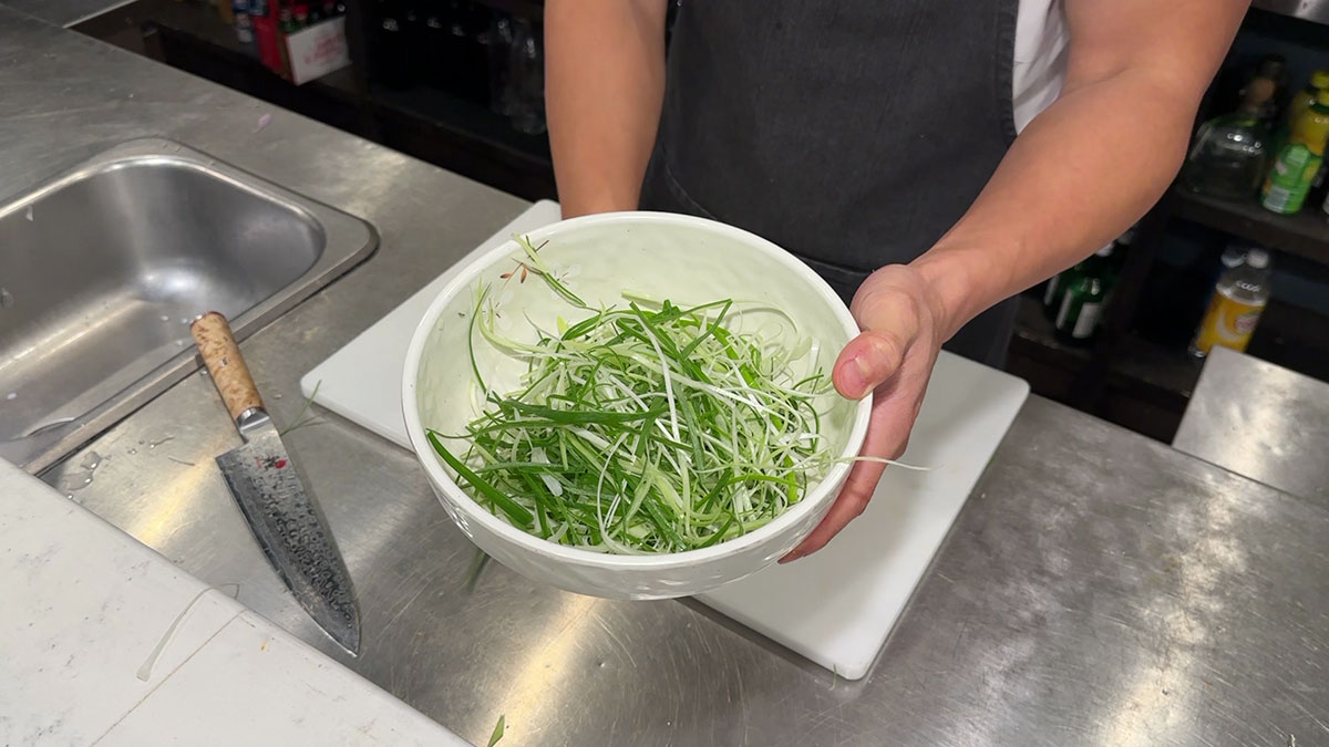 Thinly sliced green onion