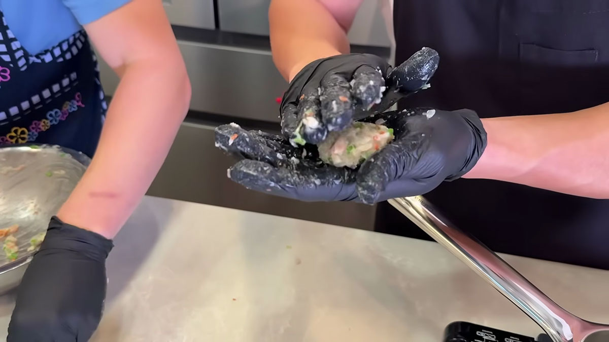 Shape the shrimp pancake into patties 