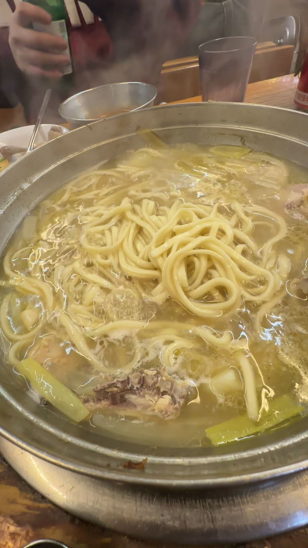 Kalguksu in Dakhanmari Soup