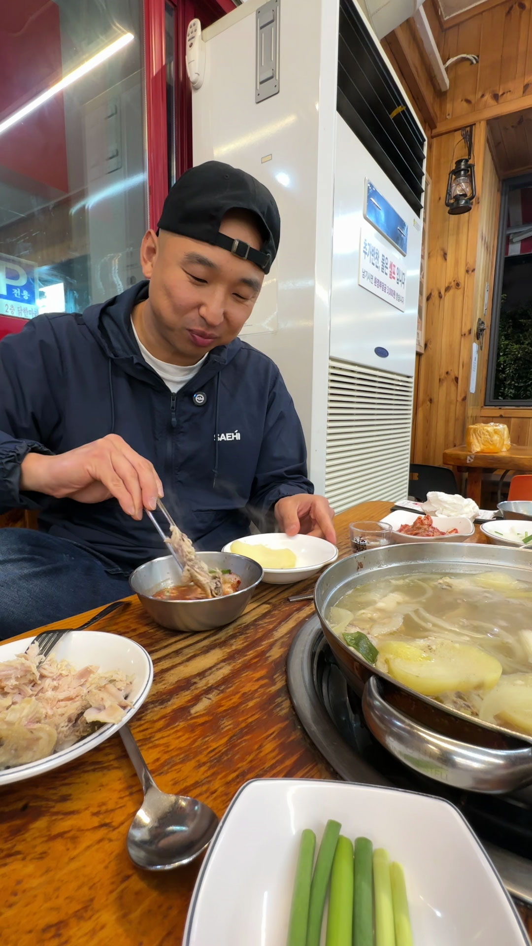 Chef Chris Cho at Wonjo Dakhanmari 
