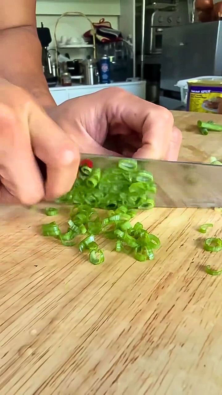 Chopping the scallions