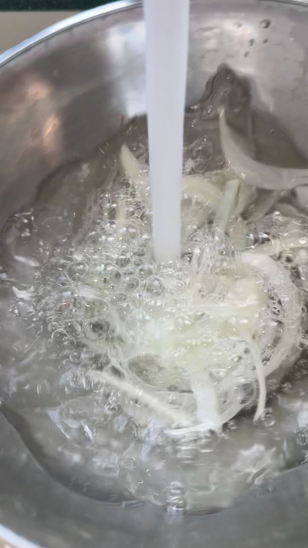Soak the onions in water 