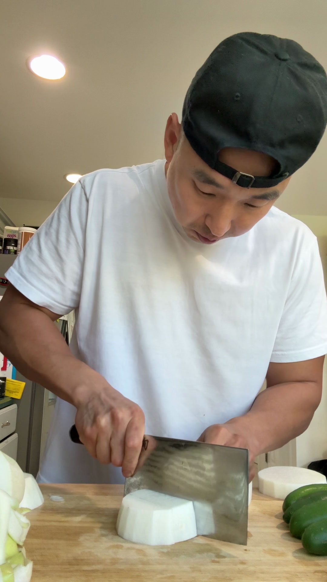 Divide radish discs into 3-4 parts